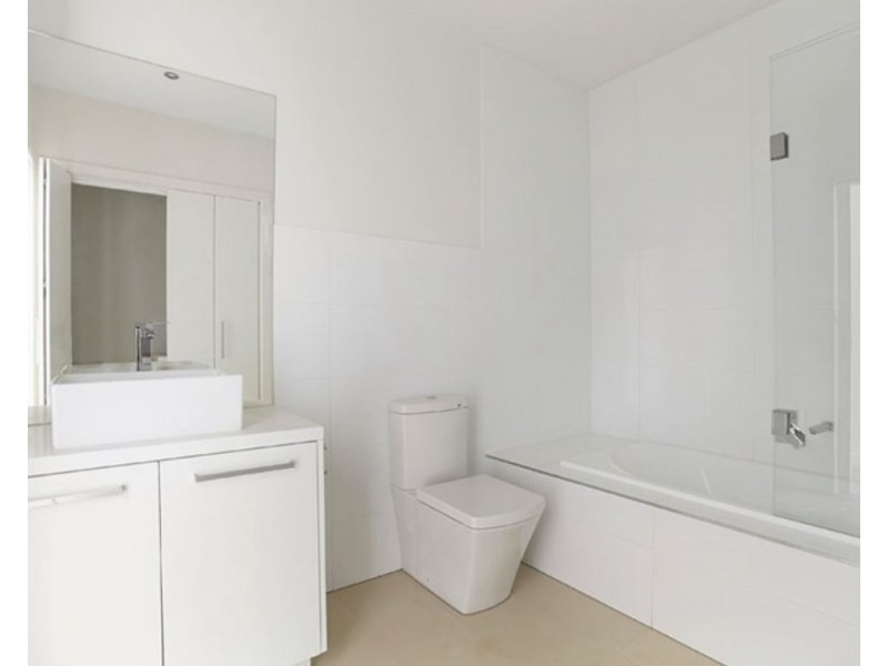 4/14A Leonard Crescent, Ascot Vale VIC 3032
