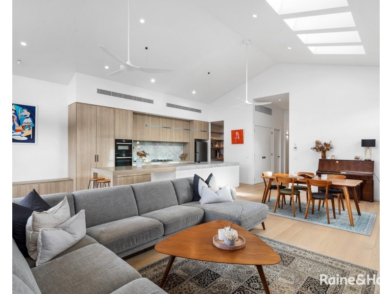 12 Sunbeam Street, Pascoe Vale VIC 3044