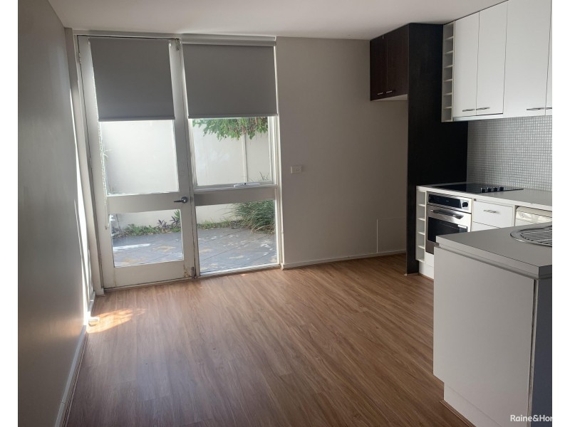 10/1 Grandview Avenue, Maribyrnong VIC 3032