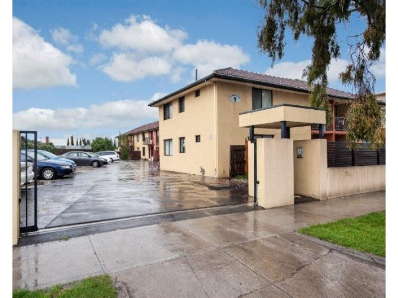 12/9 Churchill Avenue, Maidstone VIC 3012