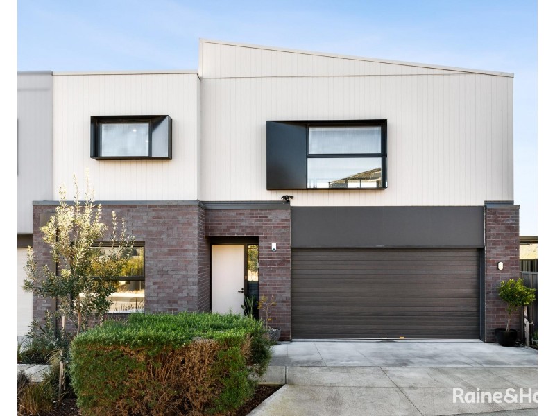31 Shadowbox Court, Sunshine North VIC 3020