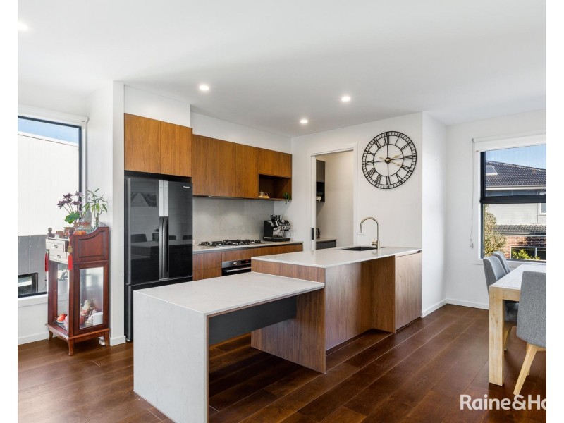 31 Shadowbox Court, Sunshine North VIC 3020