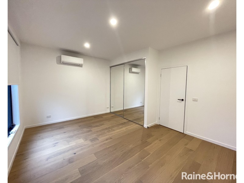 10 Wattlebird Court, Sunshine North VIC 3020