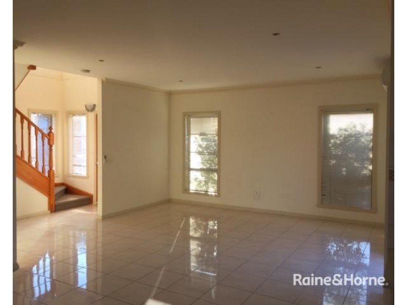 1/116 Royal Parade, Reservoir VIC 3073