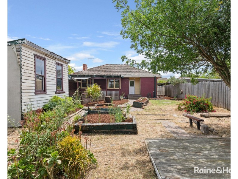 17 Sunset Boulevard, Jacana VIC 3047