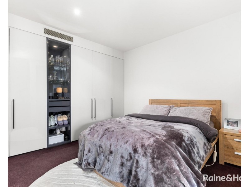 2009/7 Riverside Quay, Southbank VIC 3006