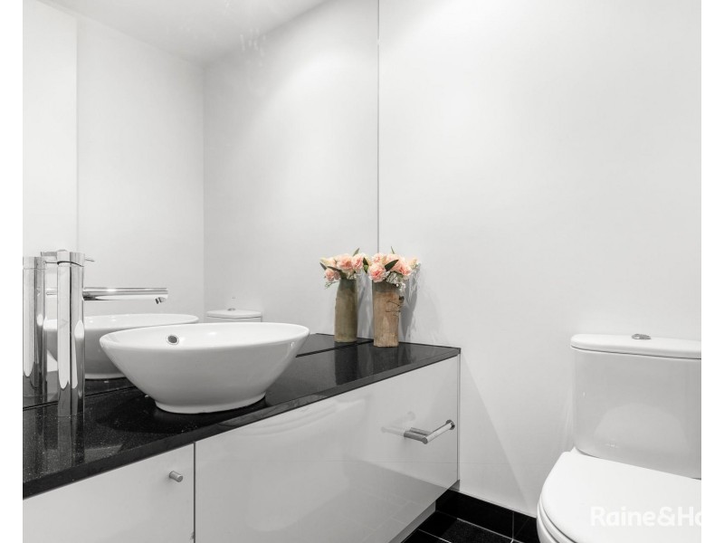 2009/7 Riverside Quay, Southbank VIC 3006