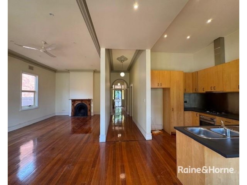 3 GLADSTONE STREET, Moonee Ponds VIC 3039