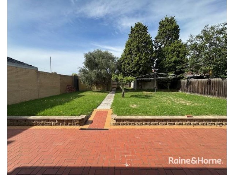 3 GLADSTONE STREET, Moonee Ponds VIC 3039