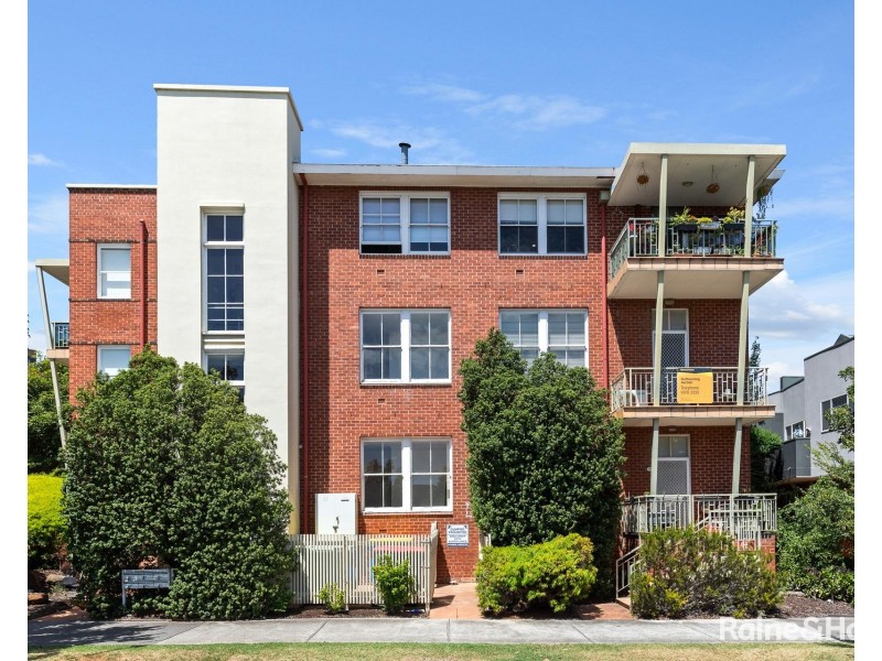 207 Gatehouse Place, Maribyrnong VIC 3032
