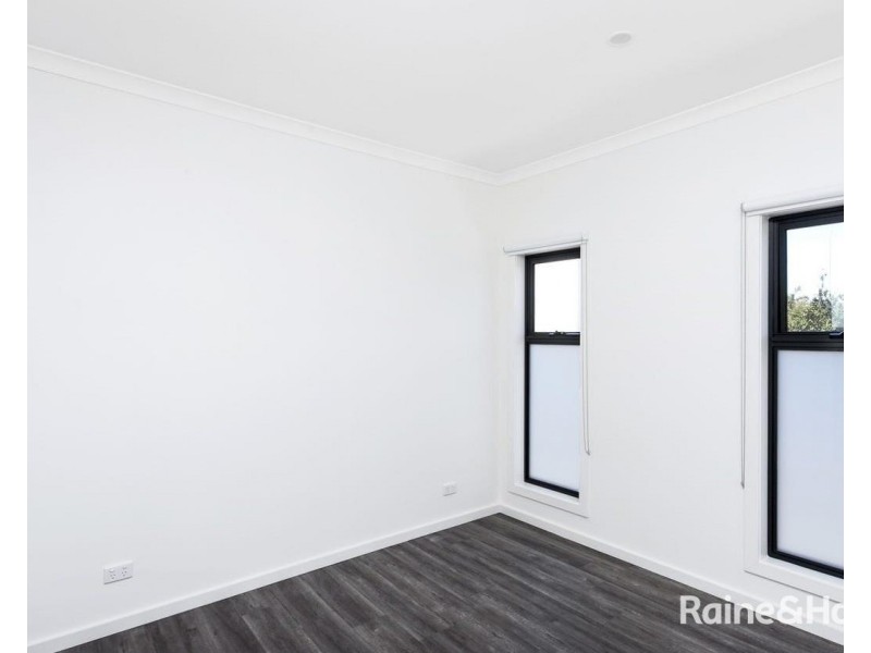 2/183b Purinuan Road, Reservoir VIC 3073