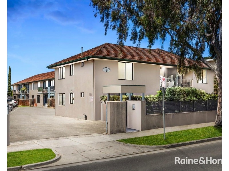 4/9 Churchill Avenue, Maidstone VIC 3012