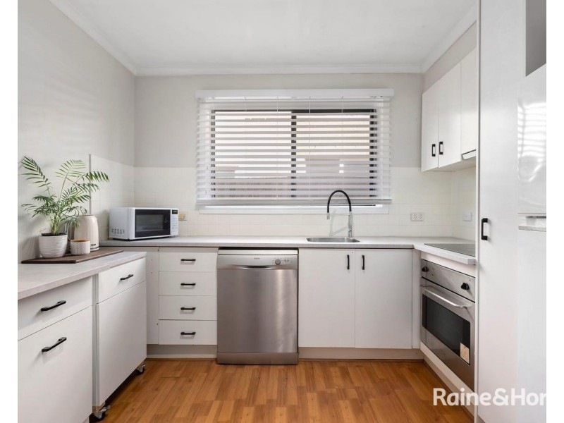 4/9 Churchill Avenue, Maidstone VIC 3012