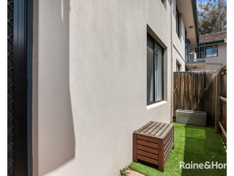 4/9 Churchill Avenue, Maidstone VIC 3012