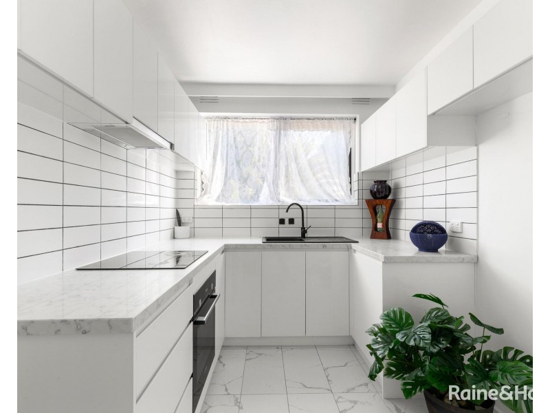 4/51 Napier Street, Footscray VIC 3011