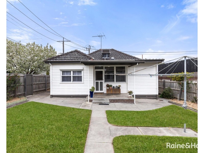 56 Locksley Avenue, Reservoir VIC 3073