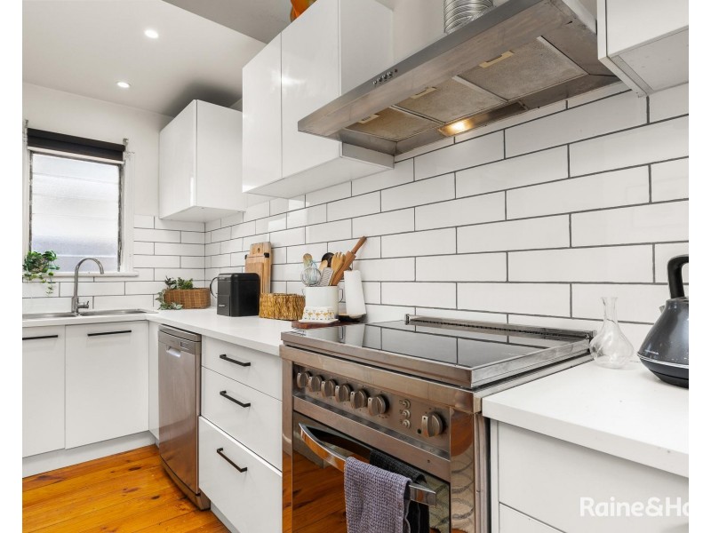 10 Newsom Street, Ascot Vale VIC 3032