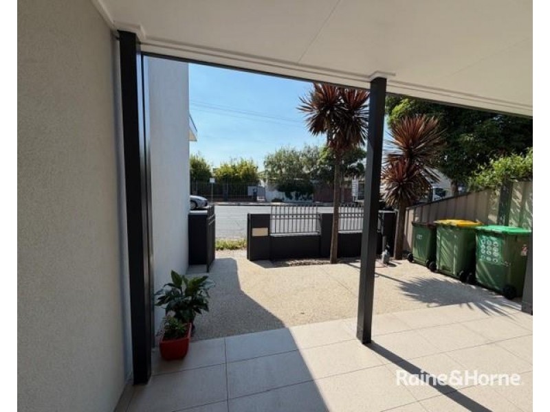 54 WILLIAMSTOWN ROAD, Kingsville VIC 3012