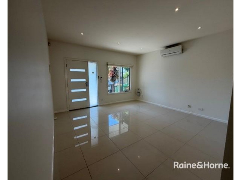 54 WILLIAMSTOWN ROAD, Kingsville VIC 3012