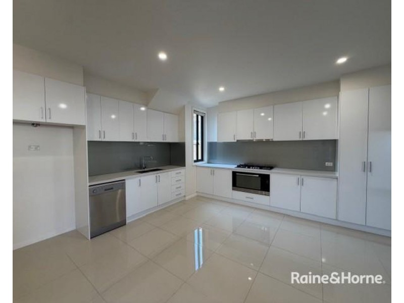 54 WILLIAMSTOWN ROAD, Kingsville VIC 3012