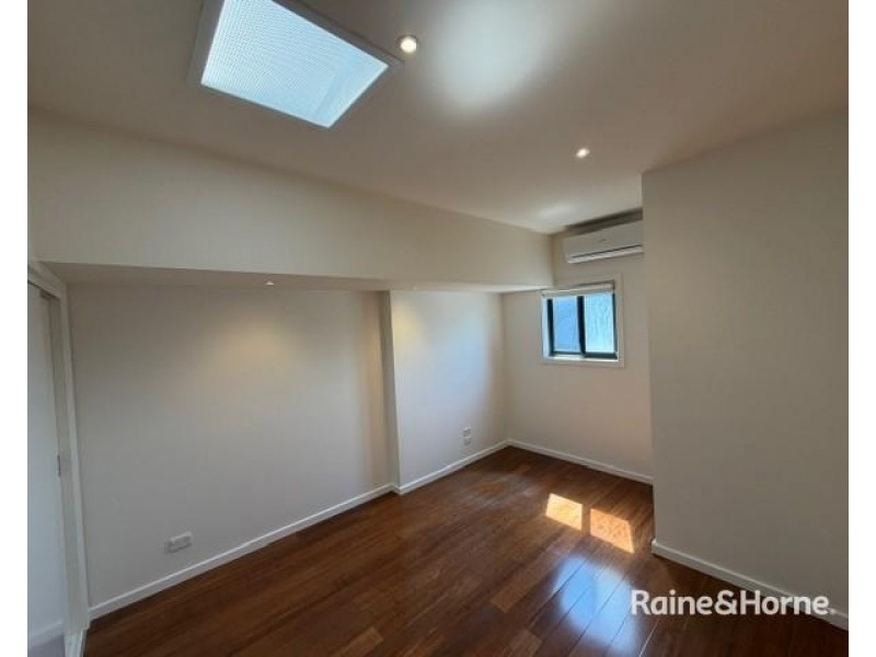 54 WILLIAMSTOWN ROAD, Kingsville VIC 3012