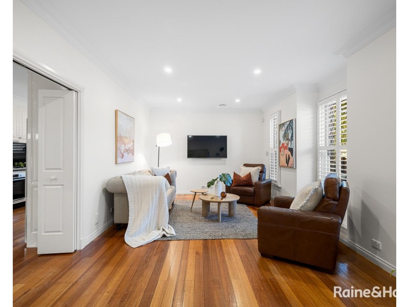 1/13 Henshall Road, Strathmore VIC 3041