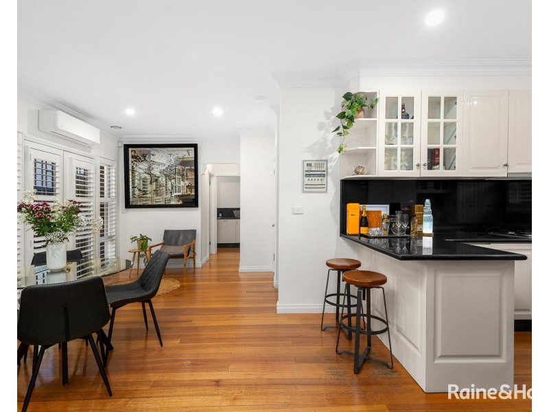 1/13 Henshall Road, Strathmore VIC 3041