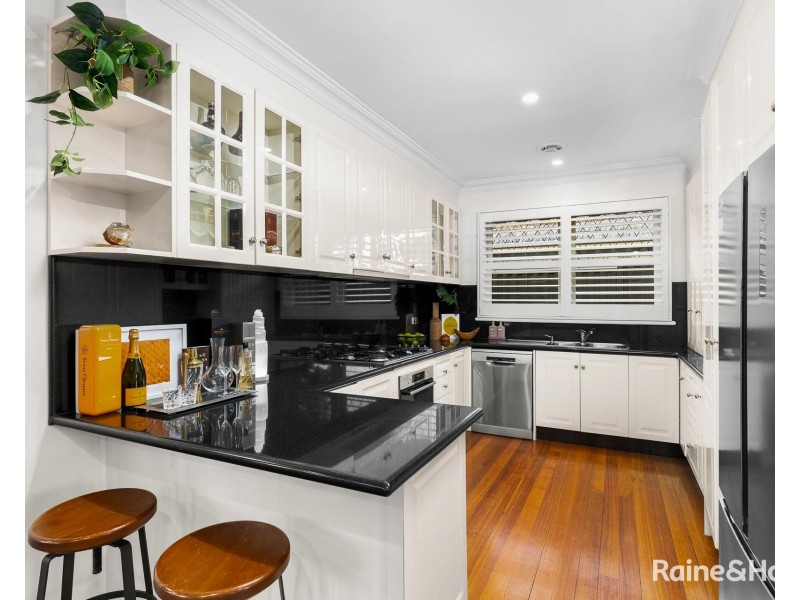 1/13 Henshall Road, Strathmore VIC 3041