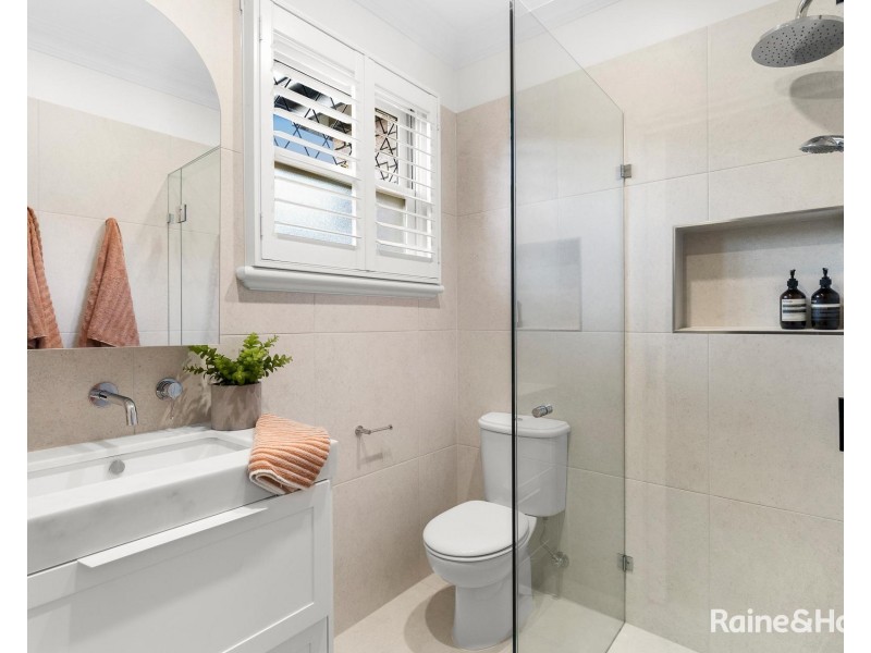 1/13 Henshall Road, Strathmore VIC 3041