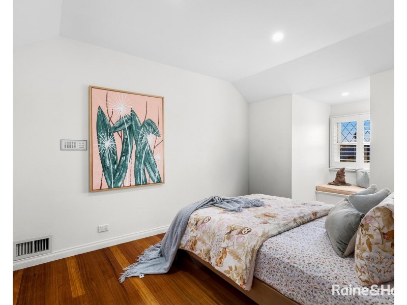 1/13 Henshall Road, Strathmore VIC 3041