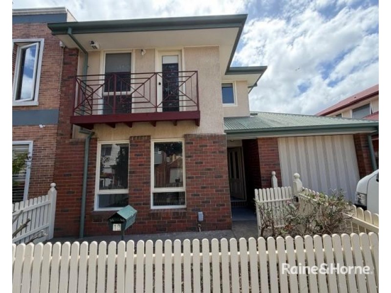 12 Halford Lane, Kensington VIC 3031