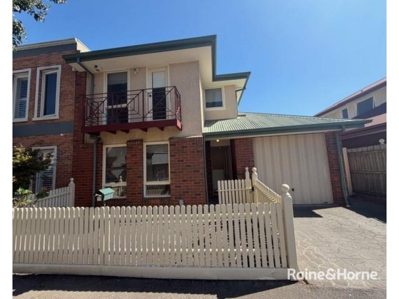 12 Halford Lane, Kensington VIC 3031