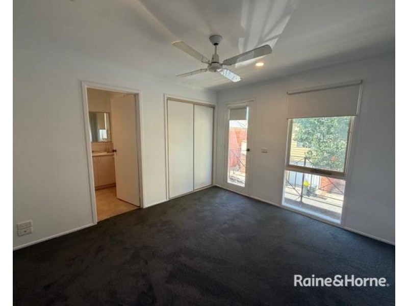 12 Halford Lane, Kensington VIC 3031