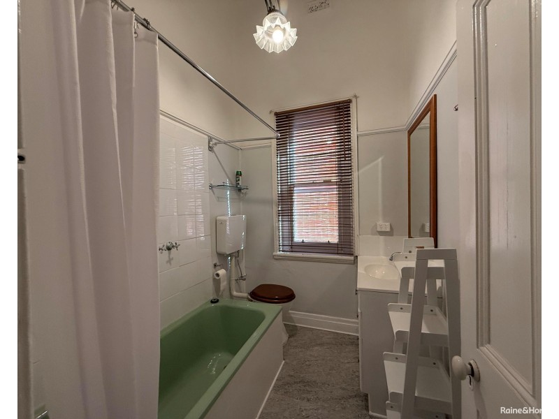 34 Grosvenor Street, Moonee Ponds VIC 3039