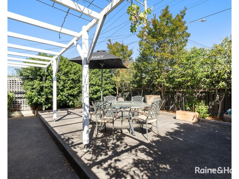 1/44 Cooper Street, Essendon VIC 3040