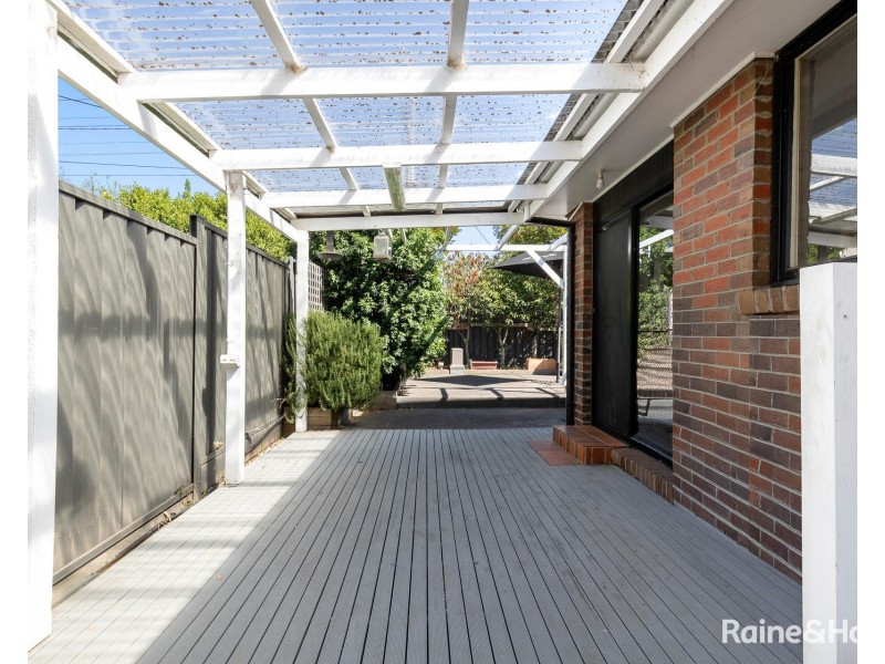 1/44 Cooper Street, Essendon VIC 3040