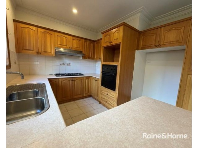 6b White Street, Reservoir VIC 3073