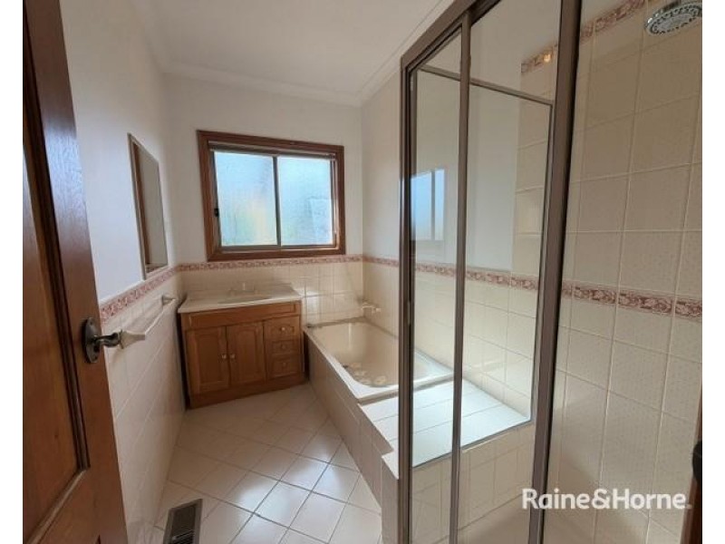 6b White Street, Reservoir VIC 3073