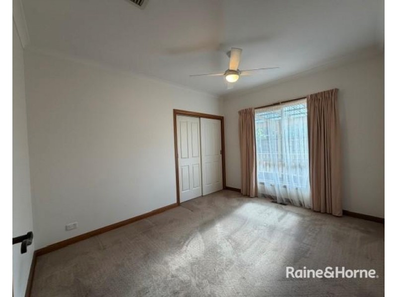 6b White Street, Reservoir VIC 3073
