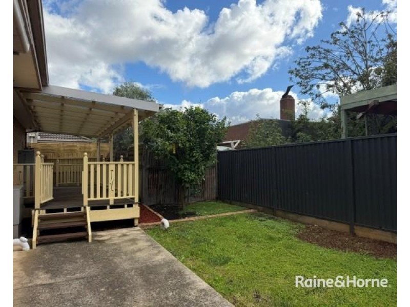 6b White Street, Reservoir VIC 3073