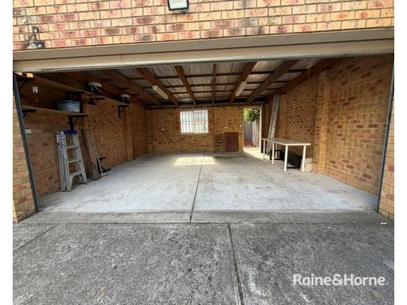 6b White Street, Reservoir VIC 3073
