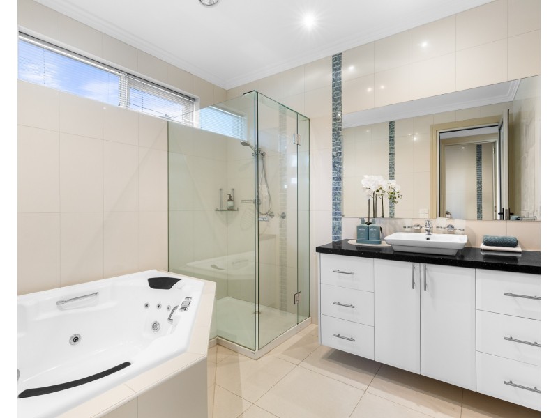 8 Sunset Place, Maribyrnong VIC 3032