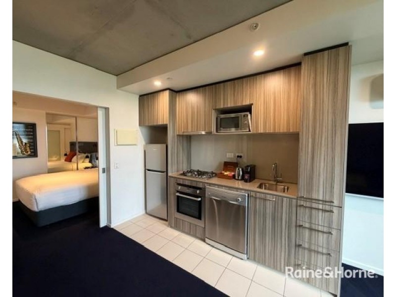 613/17 Singers Lane, Melbourne VIC 3000