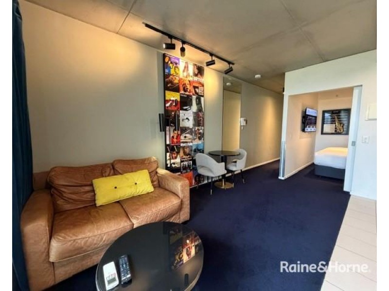 613/17 Singers Lane, Melbourne VIC 3000