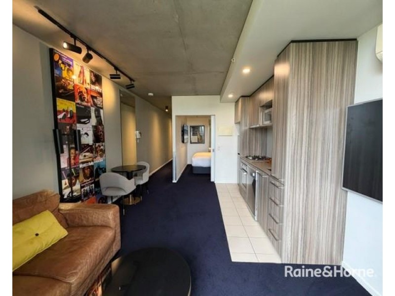 613/17 Singers Lane, Melbourne VIC 3000