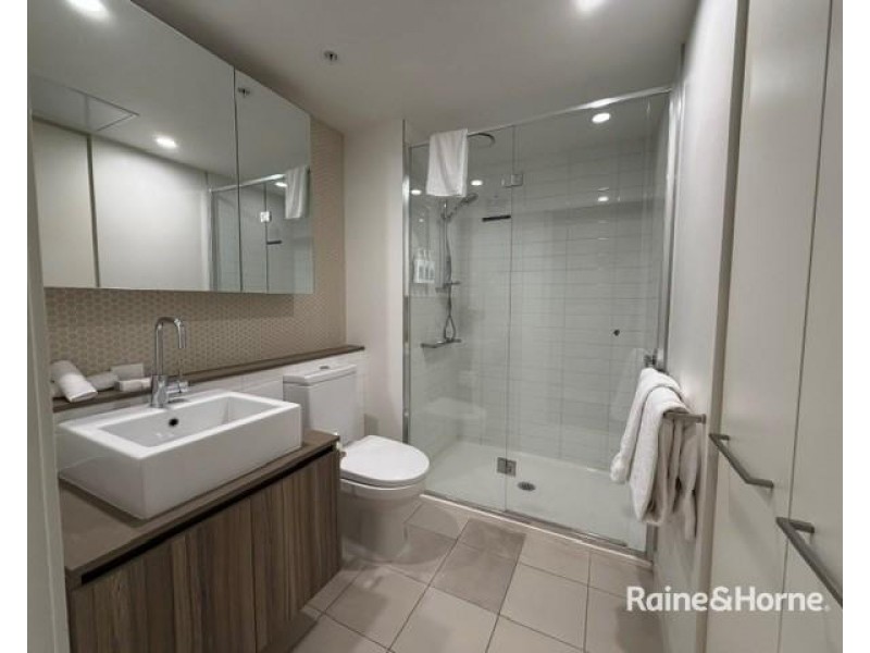 613/17 Singers Lane, Melbourne VIC 3000