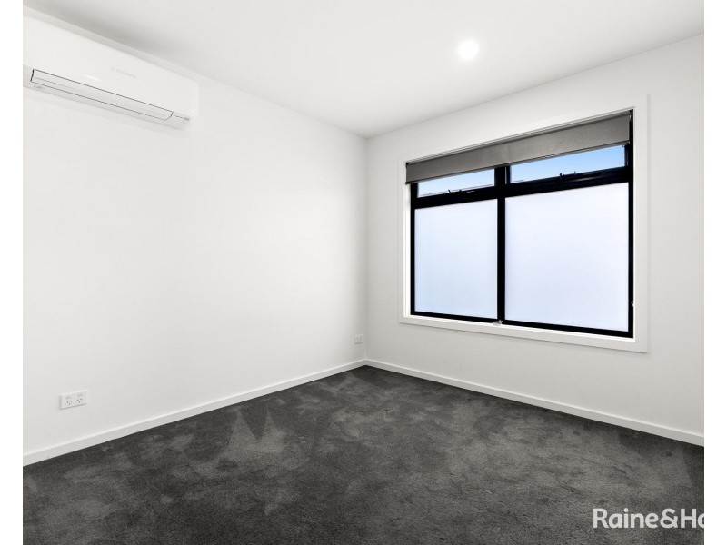 1/96 Snell Grove, Oak Park VIC 3046
