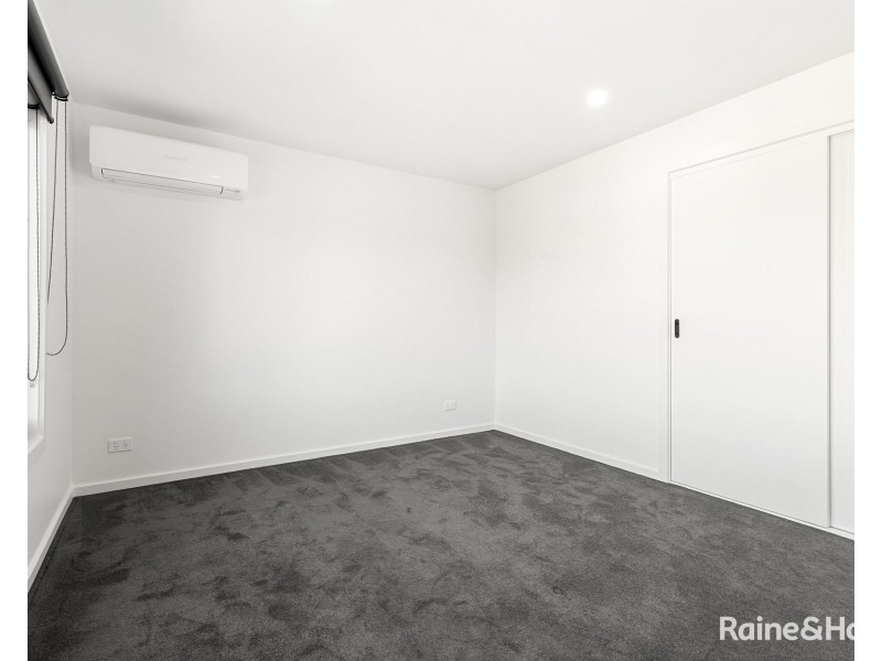 1/96 Snell Grove, Oak Park VIC 3046