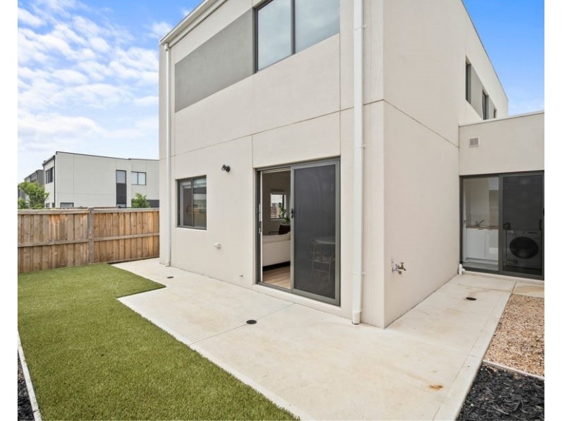 15 Arramont Road, Greenvale VIC 3059