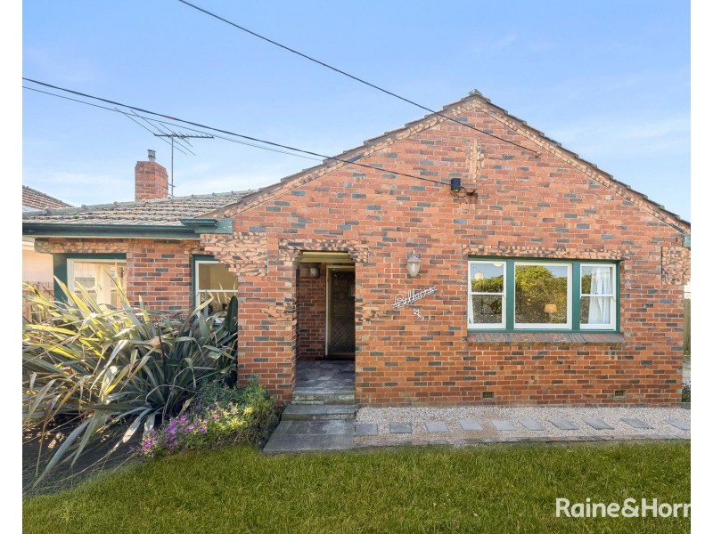 4 Burns Street, Maidstone VIC 3012